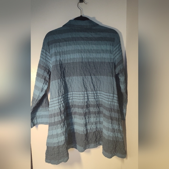 Habit Button Up Blue Top Size M #558 - Picture 2 of 4